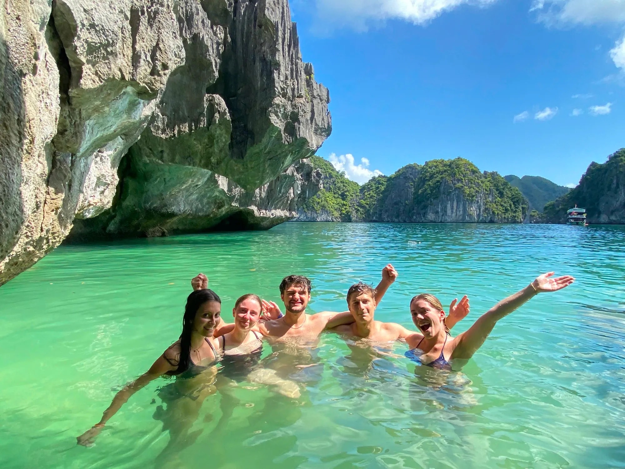 Croisière d'une journée dans la baie de Lan Ha — Kayak, île aux singes et village de Viet Hai