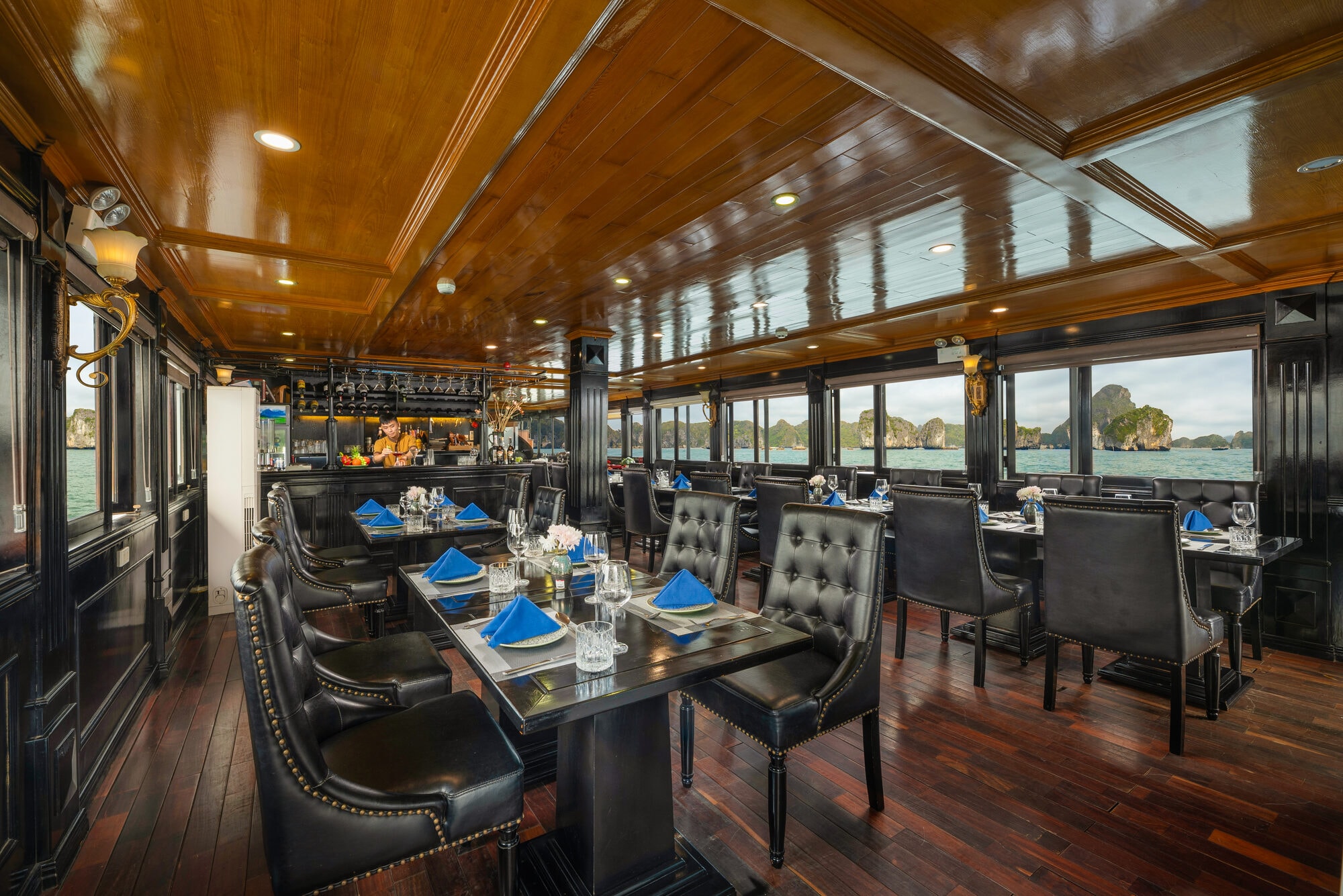 Quiet Bay Cruise (Boutique) 9